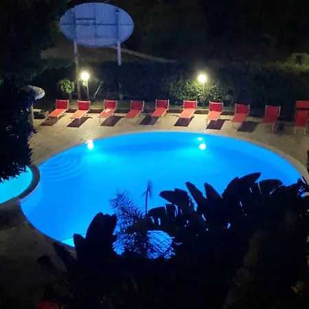 Park Valle Clavia بيسْكيتْشّي